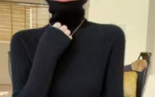  高腰开叉半身裙搭配,中长裙半身裙搭配什么样的上衣好看？